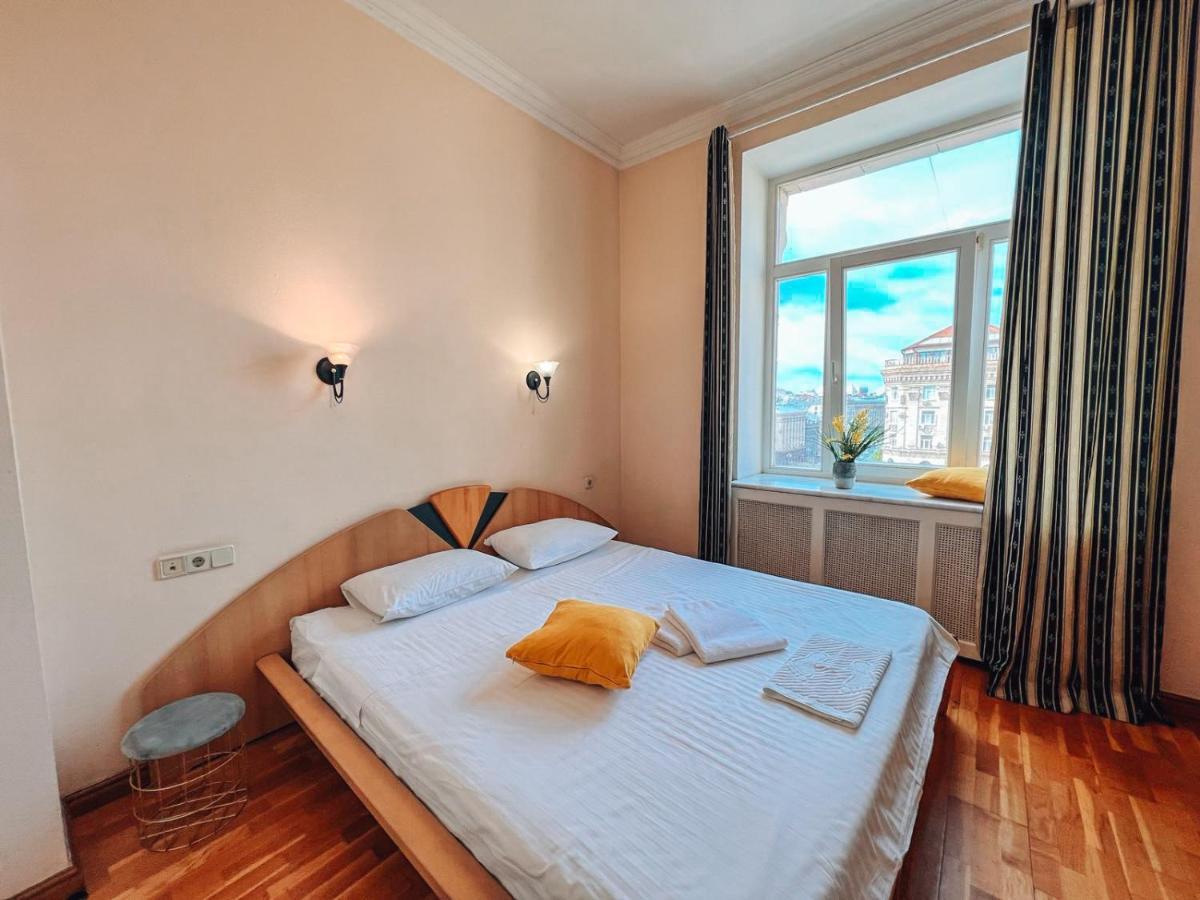 קייב Apartments Rentals Ukraine On Kreshchatik מראה חיצוני תמונה