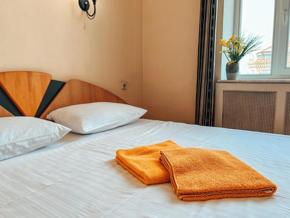 קייב Apartments Rentals Ukraine On Kreshchatik מראה חיצוני תמונה