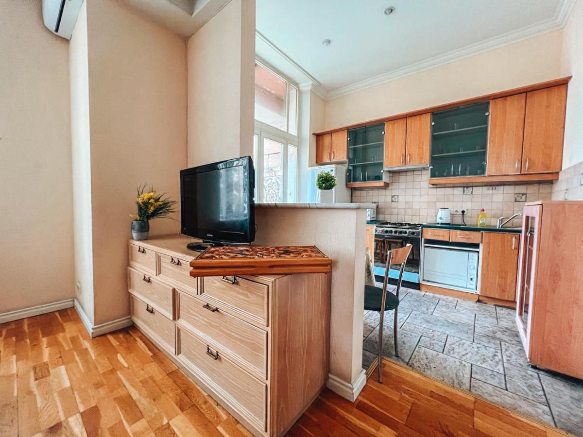 קייב Apartments Rentals Ukraine On Kreshchatik מראה חיצוני תמונה