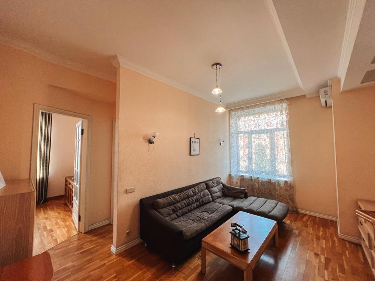 קייב Apartments Rentals Ukraine On Kreshchatik מראה חיצוני תמונה