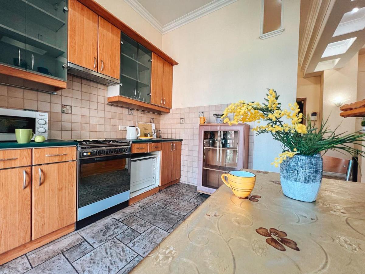 קייב Apartments Rentals Ukraine On Kreshchatik מראה חיצוני תמונה