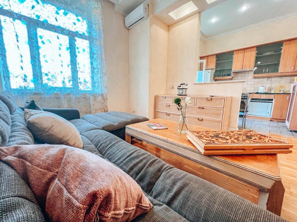 קייב Apartments Rentals Ukraine On Kreshchatik מראה חיצוני תמונה