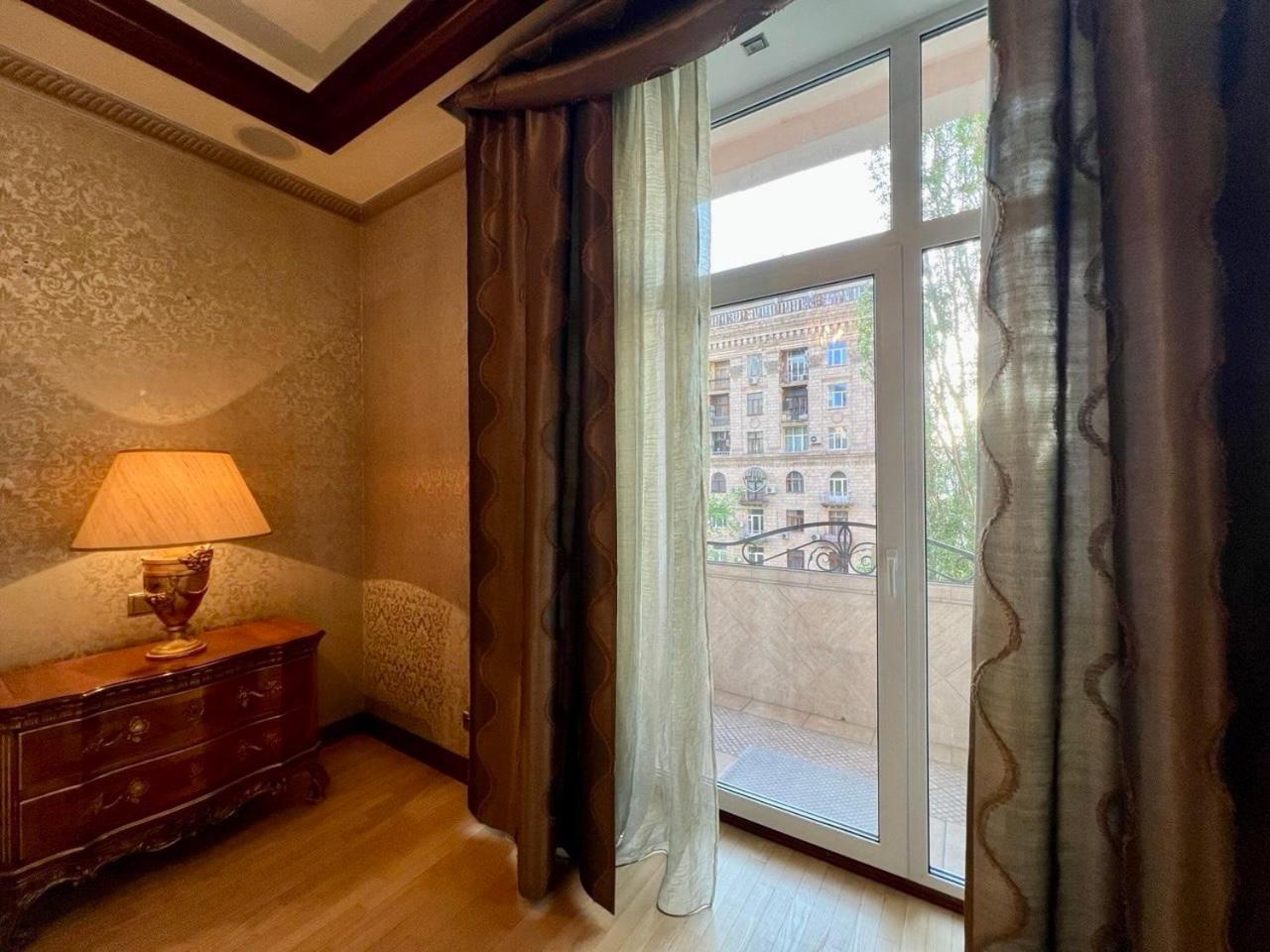 קייב Apartments Rentals Ukraine On Kreshchatik מראה חיצוני תמונה